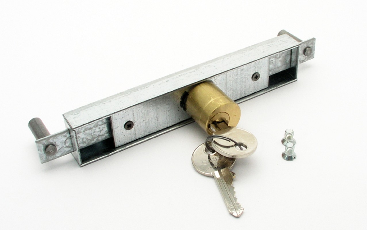 Lock for cashbox doorthis lock with key different are used by all Garlando